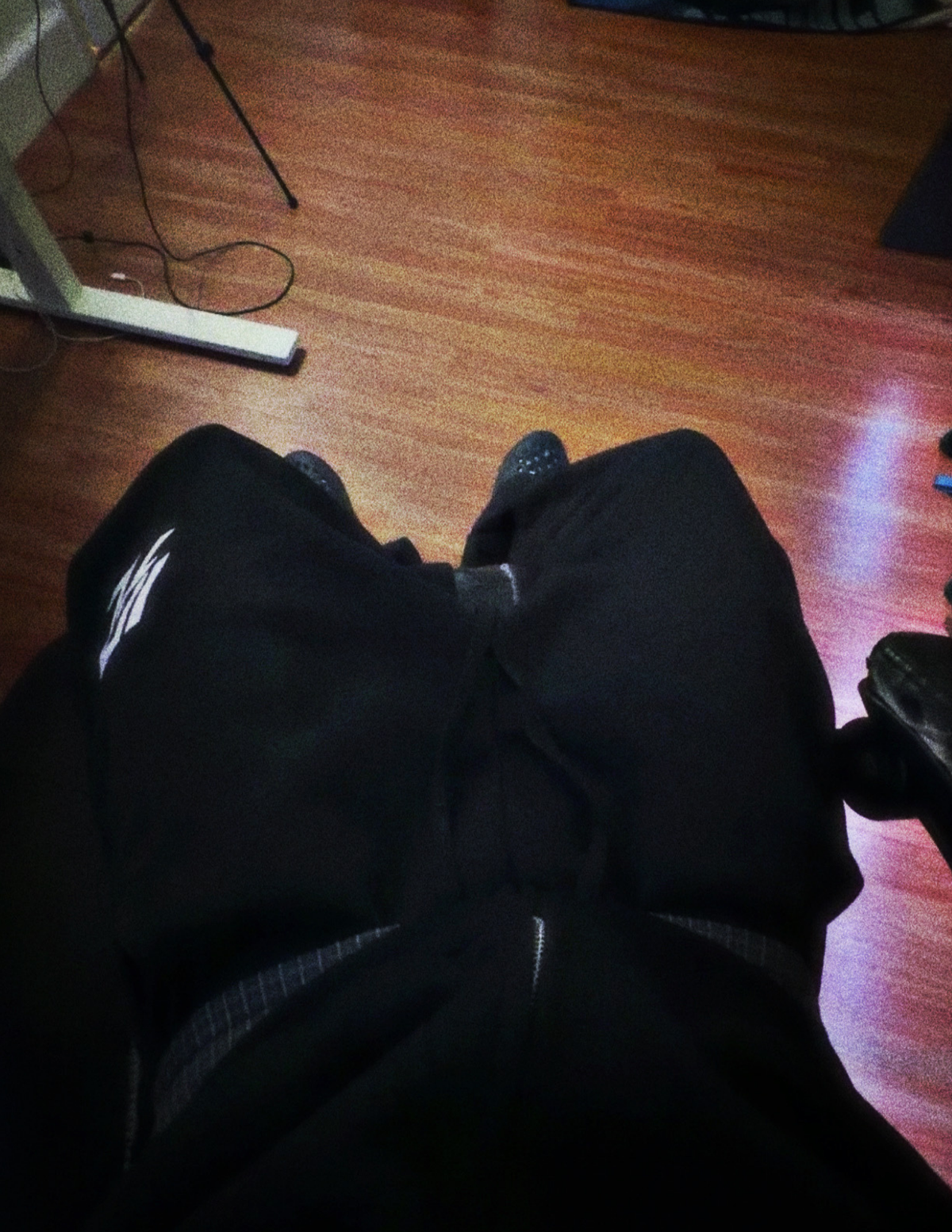 UNI PLAID SWEATS