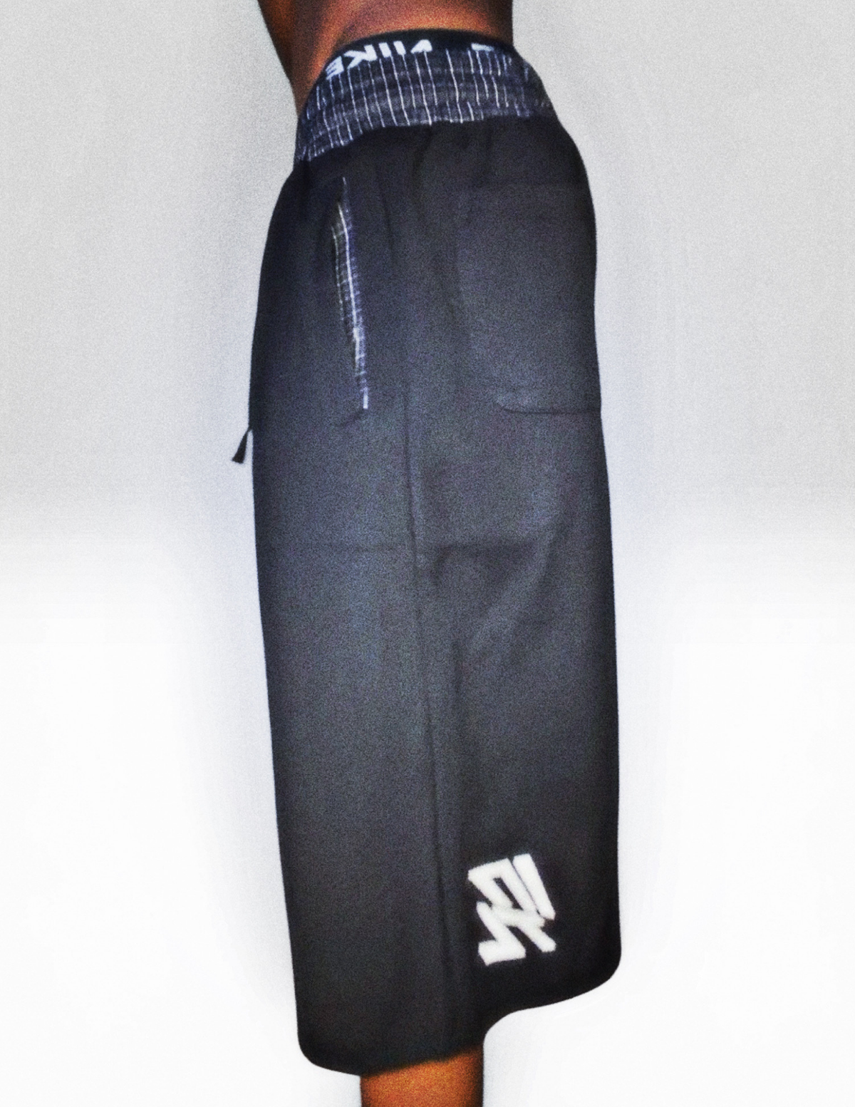 UNI PLAID SWEAT SHORTS