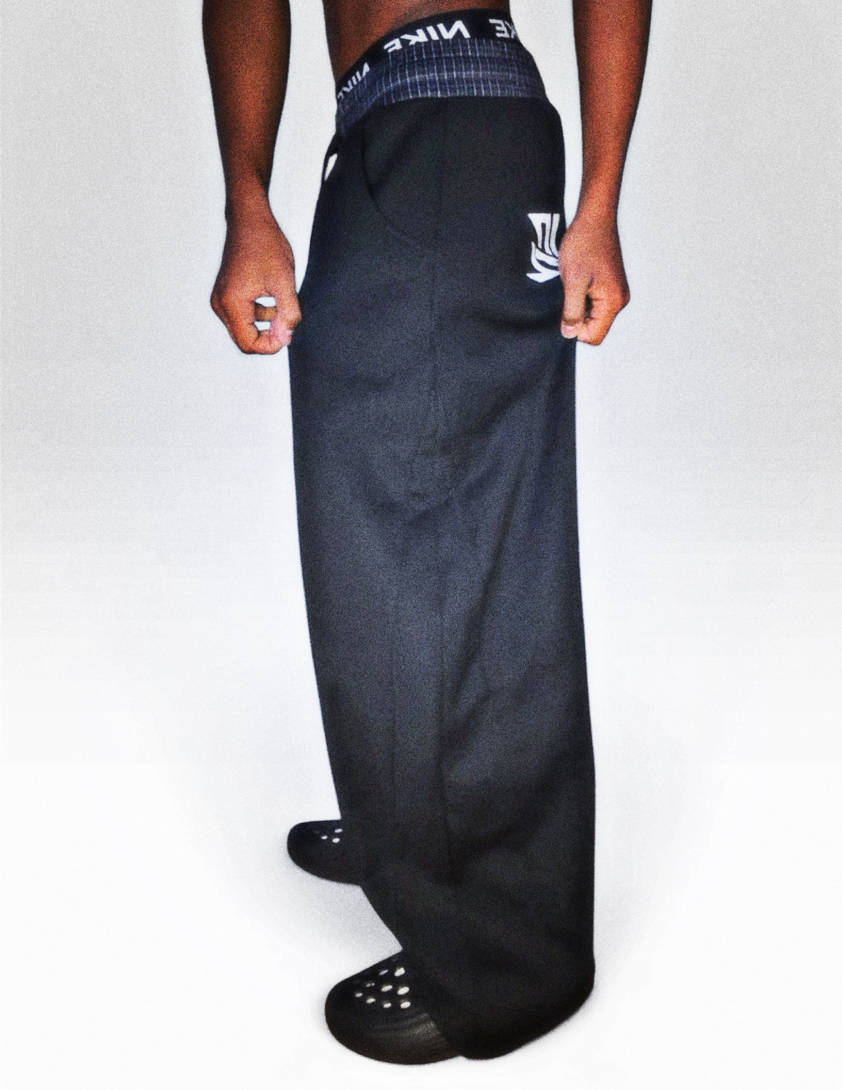 UNI PLAID SWEATS